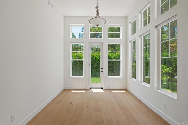 Detail Gallery Image 13 of 75 For 2327 Falkirk Row, La Jolla,  CA 92037 - 3 Beds | 3/1 Baths