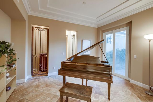 Detail Gallery Image 8 of 37 For 545 Quail Pointe Ln, Encinitas,  CA 92024 - 4 Beds | 3/1 Baths