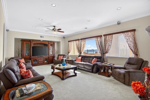 Image 26 of 73 For 18410 Lakepointe Dr