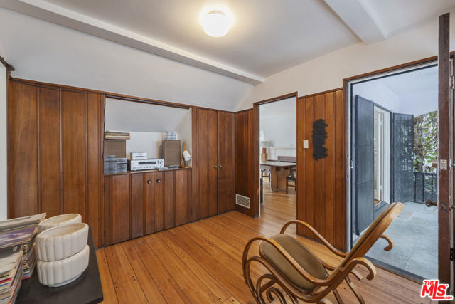3916 Hepburn Avenue, Los Angeles CA: https://media.crmls.org/mediaz/6ecf7fec-0771-41c8-92ab-d4bb60a0d8b2.jpg