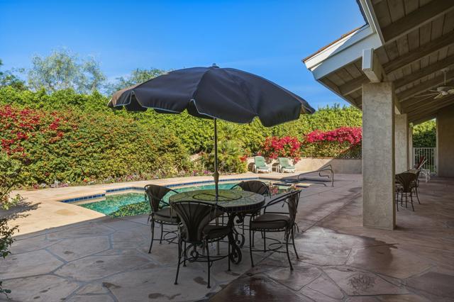 71170 W Thunderbird Terrace, Rancho Mirage CA: https://media.crmls.org/mediaz/6ecfc106-eef1-45d0-8d48-987bcd513206.jpg