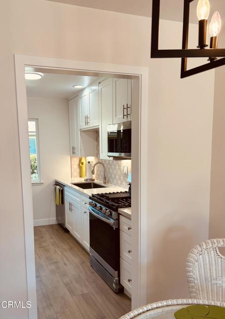 163 E Bowling Green, Port Hueneme CA: https://media.crmls.org/mediaz/6ecfe28c-bc99-4bad-86b8-4481d22d98a5.jpg