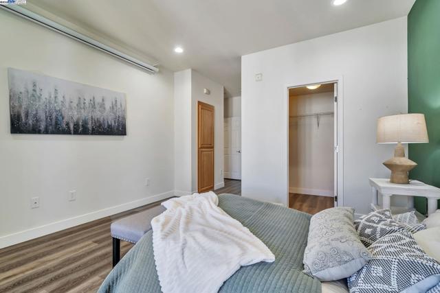 4222 Clarinbridge Cir, Dublin CA: https://media.crmls.org/mediaz/6ed0099d-1a9e-4657-b6fd-5adaba130b1c.jpg