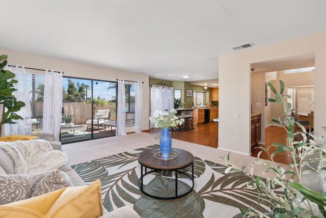 1541 Vaquero Gln, Escondido CA: https://media.crmls.org/mediaz/6ed0d454-951b-4965-85fb-85692ea44534.jpg