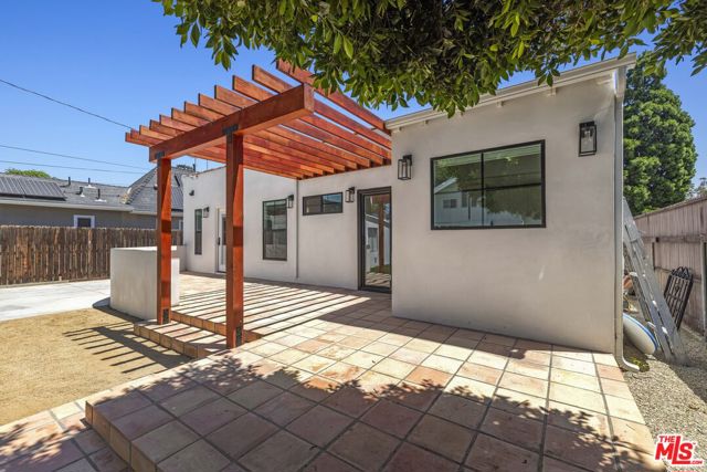11151 Hortense Street, North Hollywood CA: https://media.crmls.org/mediaz/6ed0f5db-4cbe-4e9d-8557-5fe3fdb36893.jpg