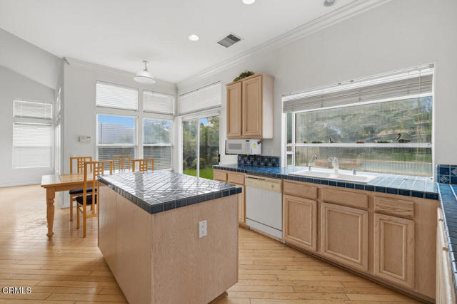 1251 Via Latina Drive, Camarillo CA: https://media.crmls.org/mediaz/6ed100b4-b837-4577-8982-b01aa0a2f805.jpg