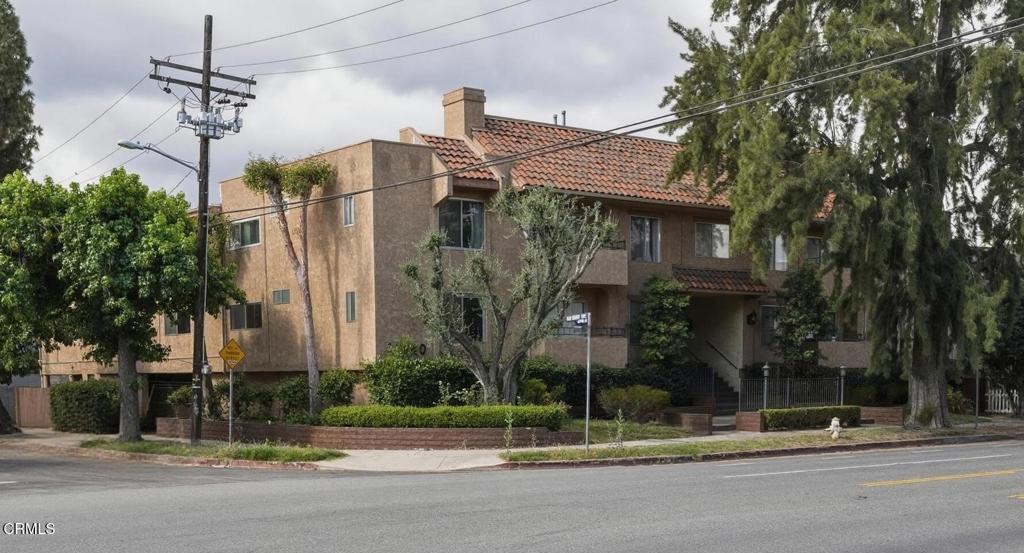 12940 Riverside Drive #106