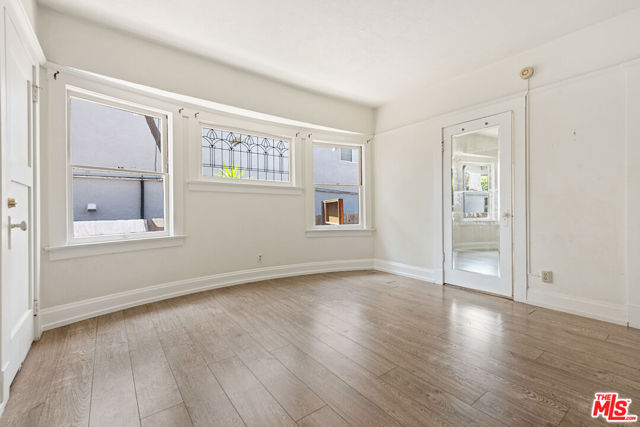 45 Breeze Avenue, Venice CA: https://media.crmls.org/mediaz/6ed20226-2ba3-423a-ab7a-06f6b6532b49.jpg