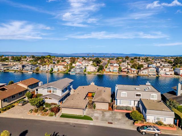 167 Shooting Star, Foster City CA: https://media.crmls.org/mediaz/6ed255b3-fc0b-46a6-948a-6f846e34c83f.jpg
