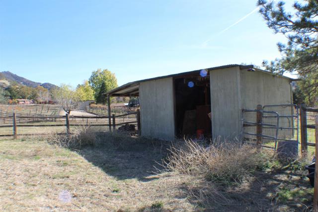 Detail Gallery Image 11 of 26 For 23950 Jacaranda Dr, Tehachapi,  CA 93561 - 3 Beds | 2 Baths