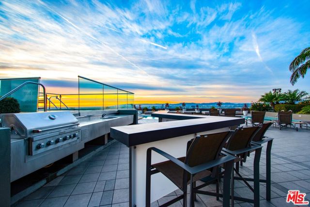 1100 Wilshire Boulevard, Los Angeles CA: https://media.crmls.org/mediaz/6ed299a6-7bbe-4d18-8880-ce4e950d7764.jpg