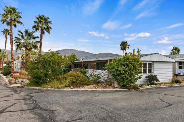 74711 Dillon Road, Desert Hot Springs CA: https://media.crmls.org/mediaz/6ed29cd0-ad93-473f-b738-99c8326a107e.jpg