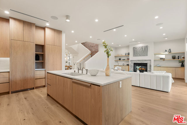 11746 La Maida Street, Valley Village CA: https://media.crmls.org/mediaz/6ed2d1cb-0794-411f-a0ed-9c8a228f2f05.jpg