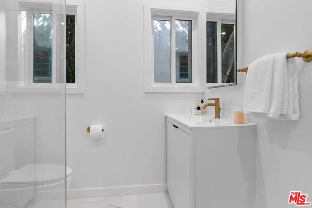 8226 Fountain Avenue, West Hollywood CA: https://media.crmls.org/mediaz/6ed30e82-c67f-46c9-8221-6e4467dc676f.jpg