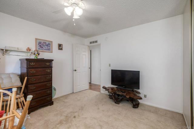 5116 Weymouth Way, Oceanside CA: https://media.crmls.org/mediaz/6ed3d1da-0aa1-4075-a75c-a20b97f9e30f.jpg
