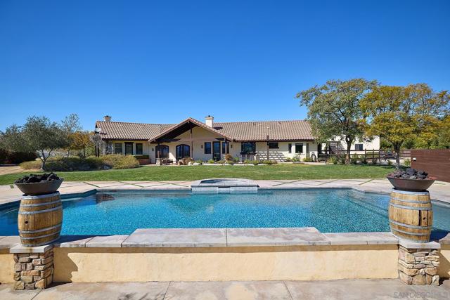 38408 Mesa Rd, Temecula CA: https://media.crmls.org/mediaz/6ed4622d-c0e3-4e2b-a5e7-e13ac0b4458f.jpg