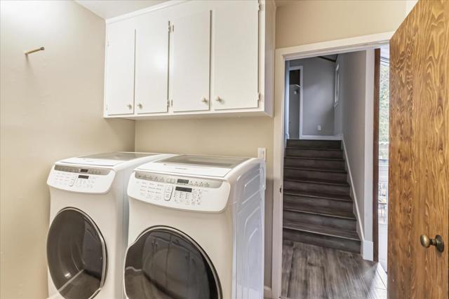 19233 Mountain Way, Los Gatos CA: https://media.crmls.org/mediaz/6ed48d56-fb8b-4534-ba6f-8a1aa965d977.jpg