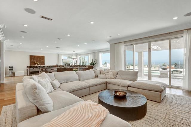 36 Coronado Pointe, Laguna Niguel CA: https://media.crmls.org/mediaz/6ed509f8-0a3c-41d8-9df5-a6aa57989a4c.jpg