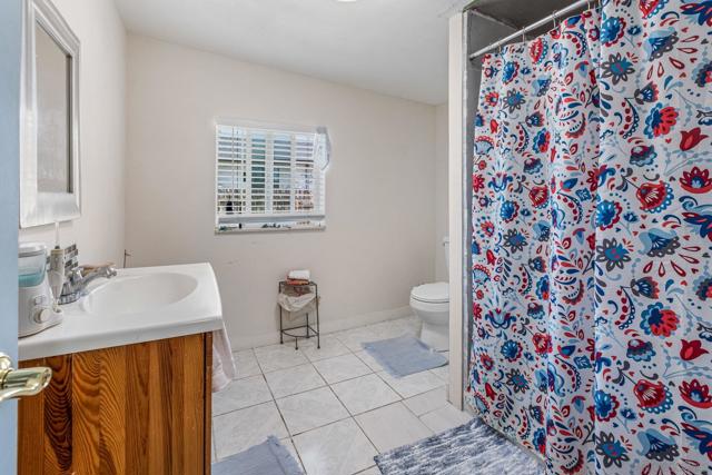 875 Boundary St, San Diego CA: https://media.crmls.org/mediaz/6ed76249-6b6e-411a-9263-e6ee45c106fb.jpg