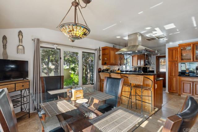 10880 Hess Drive, La Mesa CA: https://media.crmls.org/mediaz/6ed796f8-c1ab-4e5f-8971-28a6055c71df.jpg