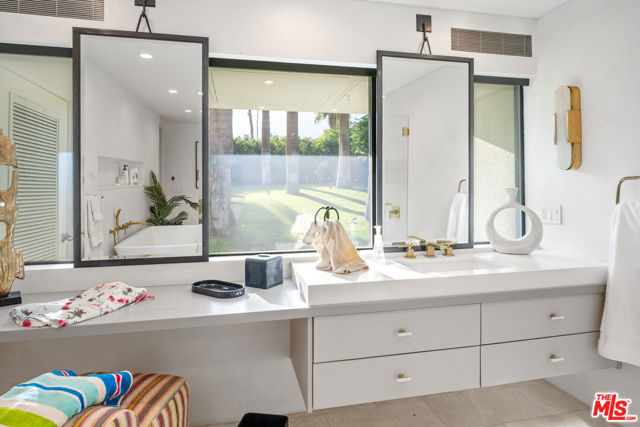 70461 Boothill Road, Rancho Mirage CA: https://media.crmls.org/mediaz/6ed8e729-8bbc-4c69-9d45-3014c2c2fdd1.jpg