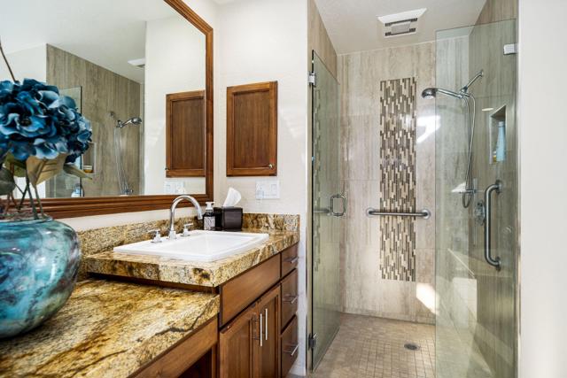 15 Duke Drive, Rancho Mirage CA: https://media.crmls.org/mediaz/6ed9a7f0-d7fc-4802-995d-5f2271eef8dc.jpg