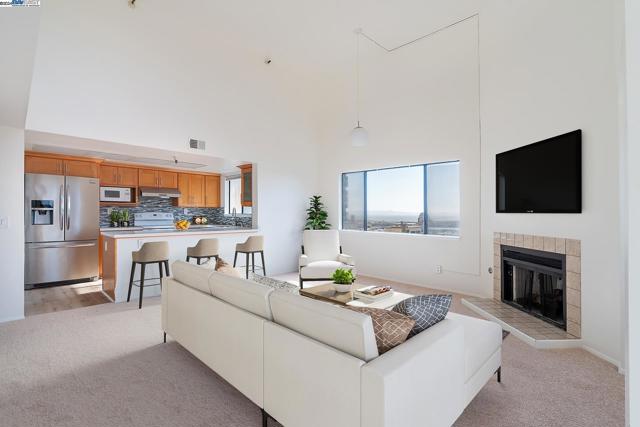 Image 6 of 32 For 545 Pierce Street  3301
