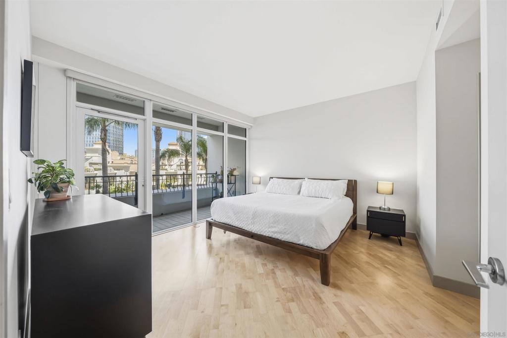 700 Harbor - photo 10