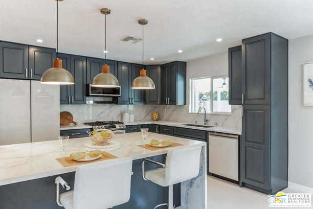 505 E Molino Road, Palm Springs CA: https://media.crmls.org/mediaz/6edadf9a-6e9b-4527-83f2-272a1e169eef.jpg
