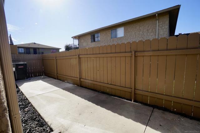 Image 18 of 24 For 2851 Iris Avenue B