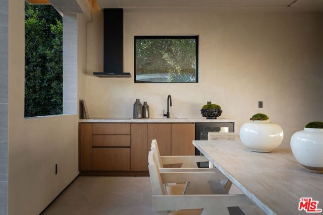 13221 Hesby Street, Sherman Oaks CA: https://media.crmls.org/mediaz/6edc23a3-a550-4cd2-b98a-35f7cc7c9f35.jpg