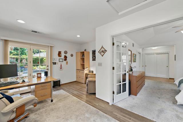 861 Riverside Drive, Los Altos CA: https://media.crmls.org/mediaz/6edd2a82-0231-4760-a835-96d35b03741d.jpg