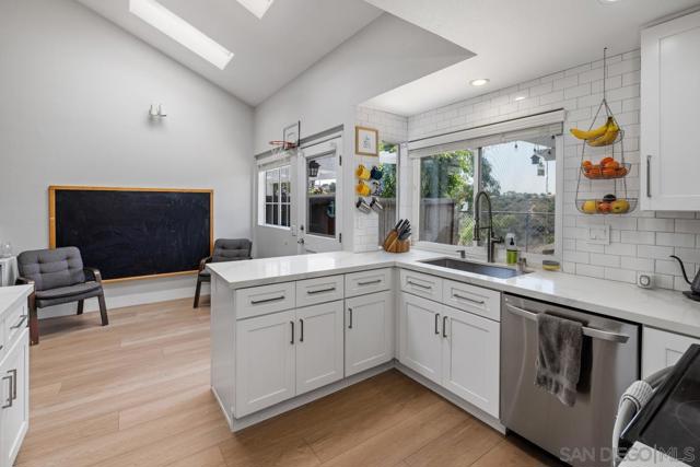 3116 Old Kettle Rd, San Diego CA: https://media.crmls.org/mediaz/6edde3e9-875f-4aa6-b2c8-27ce02db50d2.jpg