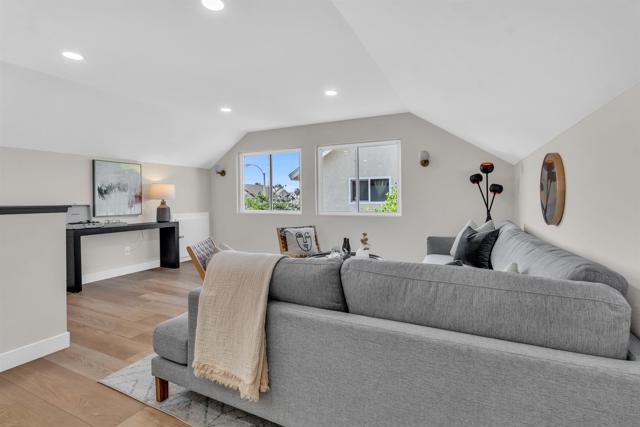 13070 Roundup Ave, San Diego CA: https://media.crmls.org/mediaz/6ede4d6d-446d-4fc4-9e15-e2c5621558bf.jpg