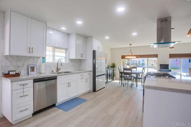8301 Mission Gorge Road 301, Santee CA: https://media.crmls.org/mediaz/6ede5ffc-0120-4703-bfd2-a55ef9289a3e.jpg