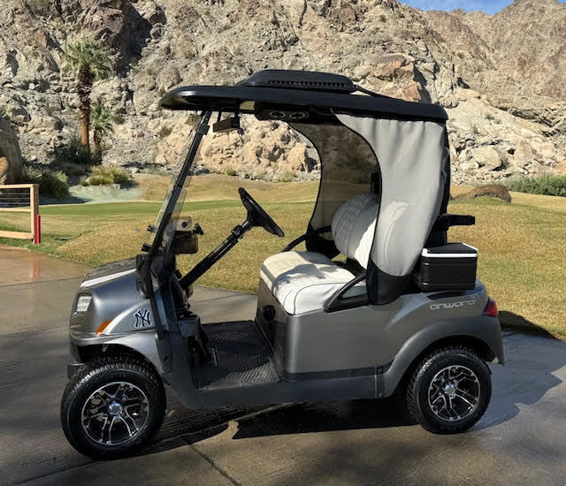 55280 Riviera, La Quinta CA: https://media.crmls.org/mediaz/6edecbe0-1273-48ba-be66-595235b06c57.jpg