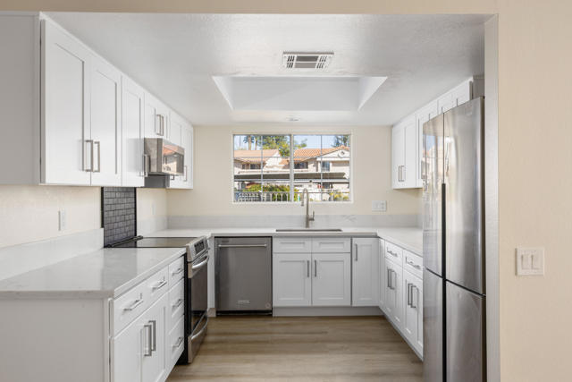 505 S Farrell Drive, Palm Springs CA: https://media.crmls.org/mediaz/6edf08d6-2555-4321-8874-6d9f6133a201.jpg