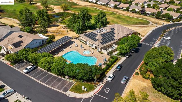 551 Quindell Way, Brentwood CA: https://media.crmls.org/mediaz/6ee10a62-98a3-496f-a1a7-dc9c219c3d62.jpg