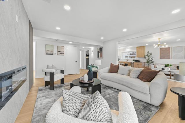 39850 Sundale Dr., Fremont CA: https://media.crmls.org/mediaz/6ee10ce5-3e7e-4555-8c34-a2ac7eb25b91.jpg