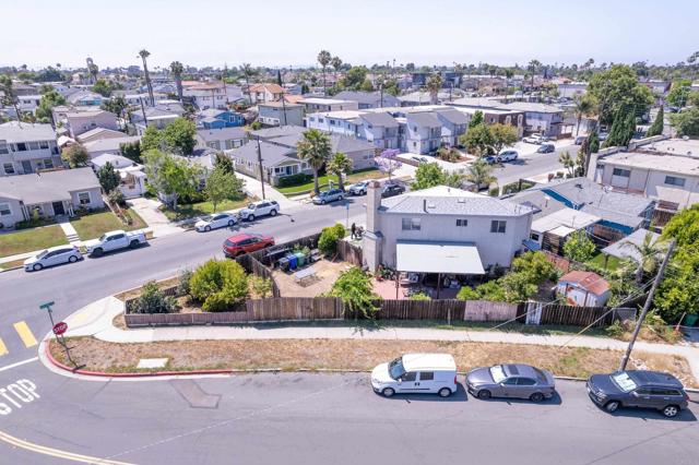 4643 Cherokee Avenue, San Diego CA: https://media.crmls.org/mediaz/6ee1365a-d712-4985-bc9f-c3cbe7270c43.jpg