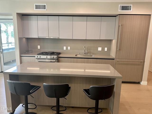 Detail Gallery Image 3 of 12 For 39 S Los Robles Ave #4009,  Pasadena,  CA 91101 - 2 Beds | 2 Baths