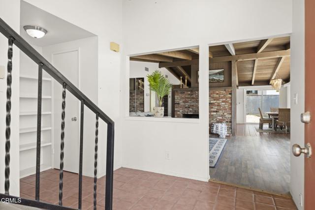 1218 Cornwall Lane, Ventura CA: https://media.crmls.org/mediaz/6ee387f2-0557-45f2-b37a-15b50171c901.jpg