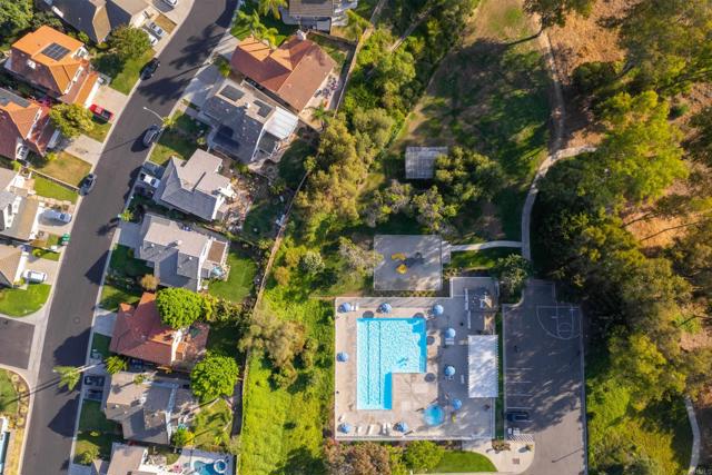 647 Boysenberry Way, Oceanside CA: https://media.crmls.org/mediaz/6ee38cef-0b99-47cc-b67b-9f143fc805a8.jpg