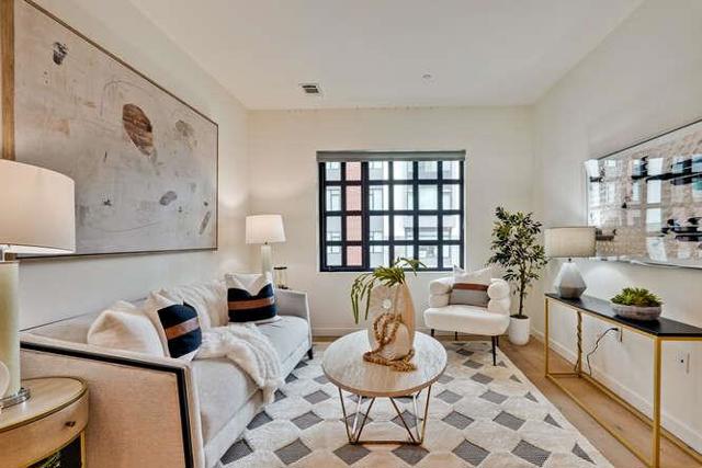 815 Tennessee Street, San Francisco CA: https://media.crmls.org/mediaz/6ee39362-89ec-4e5d-94a9-1f272e8a7441.jpg