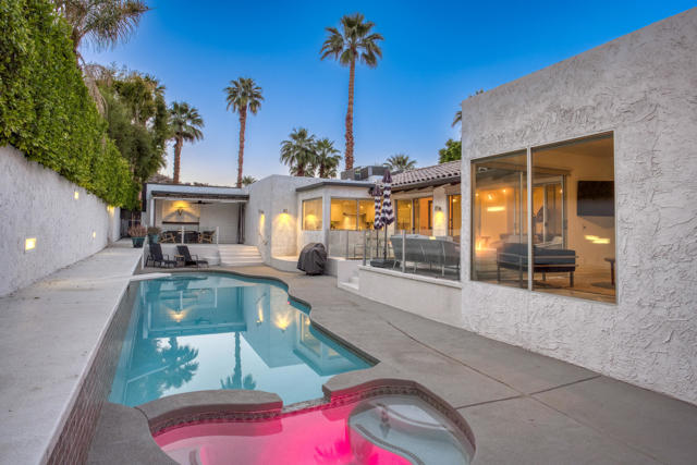 257 W El Camino Way, Palm Springs CA: https://media.crmls.org/mediaz/6ee44e7b-b016-455f-b300-d6ca64c8f6ee.jpg