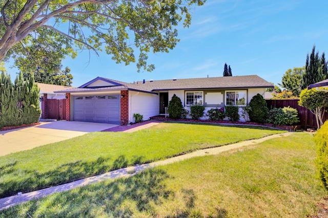 34863 Warwick Court, Fremont CA: https://media.crmls.org/mediaz/6ee4986a-9e3c-4b7f-a540-4b48464e2219.jpg