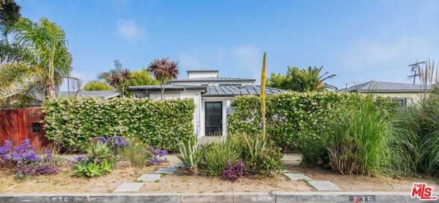 736 Sunset Avenue, Venice, California 90291, 4 Bedrooms Bedrooms, ,5 BathroomsBathrooms,Single Family Residence,For Sale,Sunset,24395461