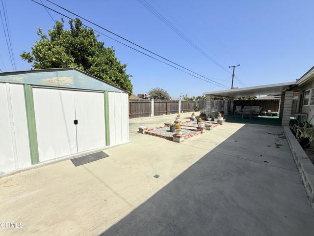 1204 Cardigan Avenue, Ventura CA: https://media.crmls.org/mediaz/6ee5f731-31f0-49f5-ac45-d38bac5e886c.jpg