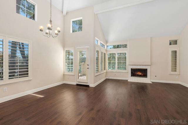 12646 Springbrook Dr, San Diego CA: https://media.crmls.org/mediaz/6ee686f0-8188-485d-b915-31f0b7ff3eba.jpg