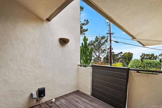 1859 Zapo Street, Del Mar CA: https://media.crmls.org/mediaz/6ee6c60f-cbc0-4369-aa72-8f7fc523db8c.jpg